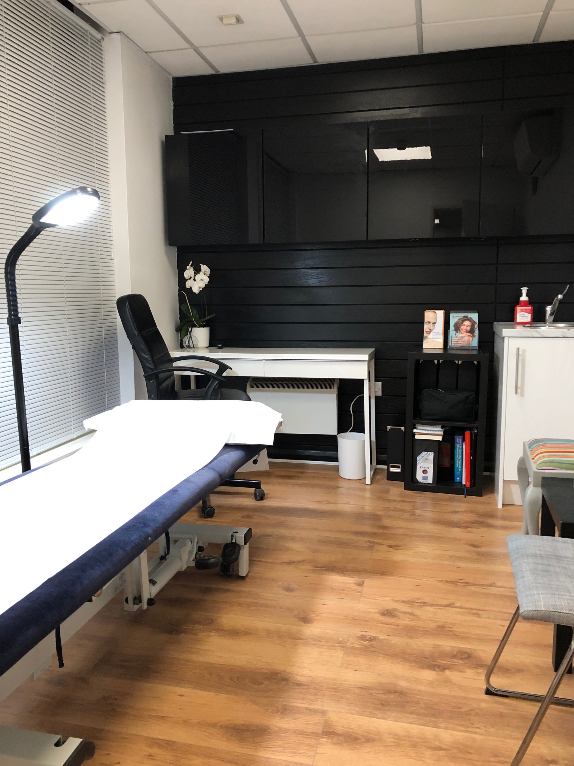 Watford Osteopathy Acupuncture Massage Therapy Room Better Care