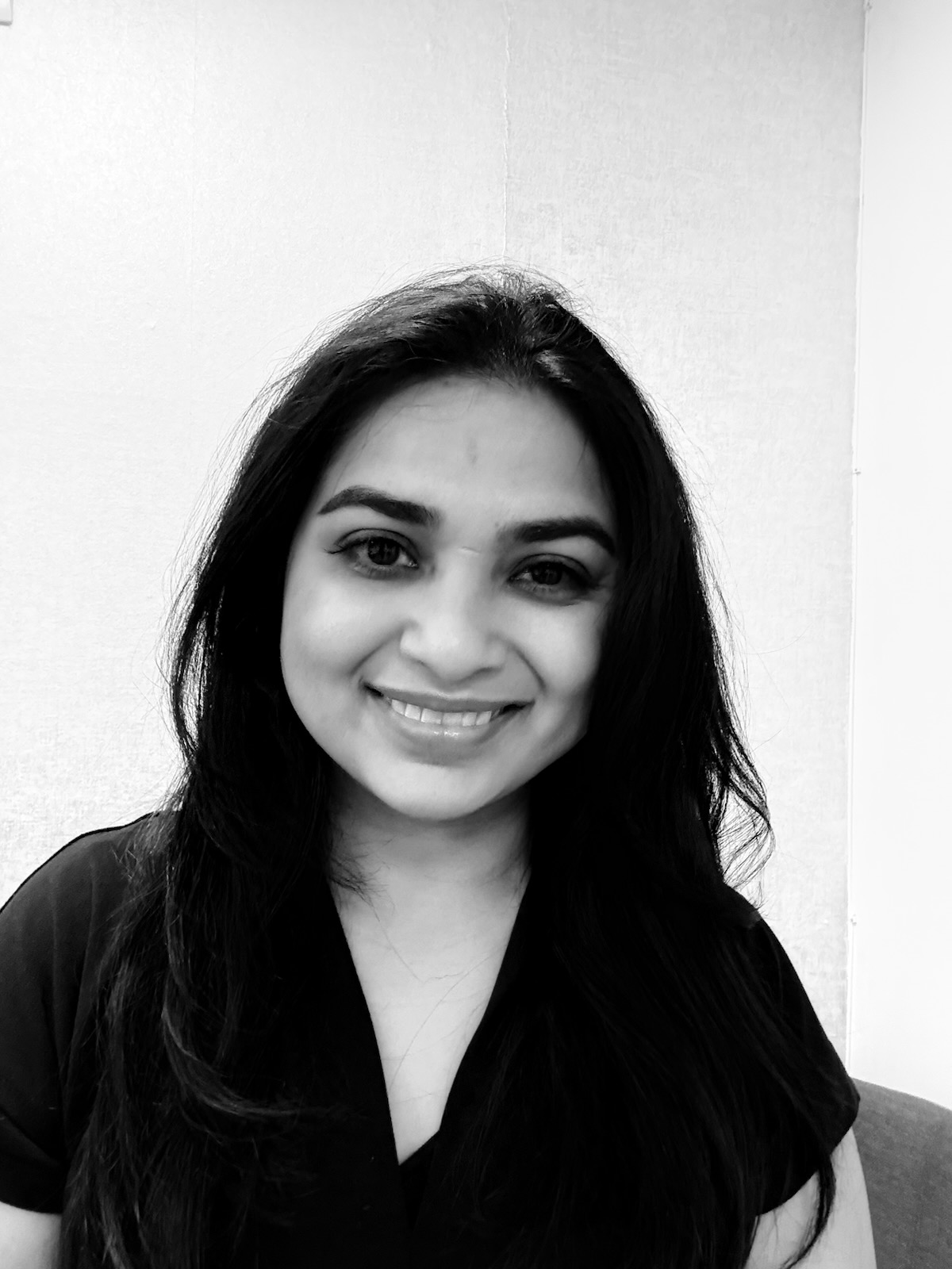 Dr Minal Amlani